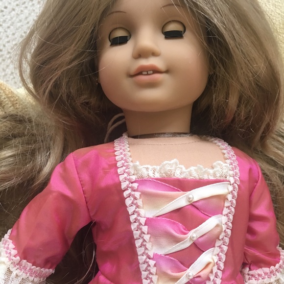 ELIZABETH Retired American Girl Doll & Paperback - Picture 2 of 4